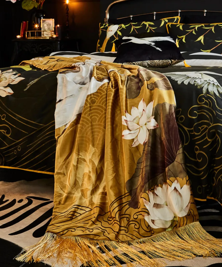 candescent_cranes_reversible_throw_3.webp Joe Browns Gifts<Candescent Cranes Reversible Throw
