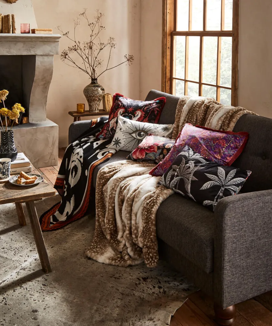 enchanting_eye_reversible_cushion_6.webp Joe Browns Cosy This Christmas<Enchanting Eye Reversible Cushion