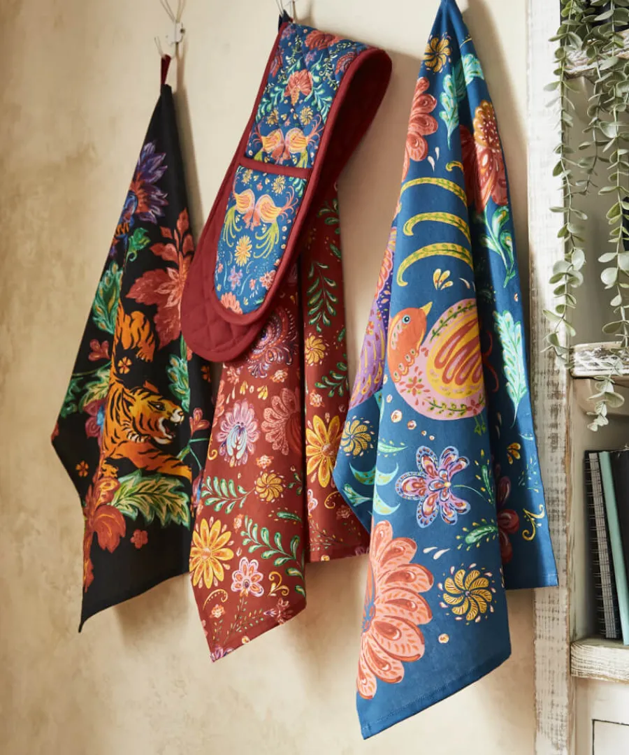 folk_floral_oven_glove_3.webp Joe Browns Tableware & Dining<Folk Floral Oven Glove