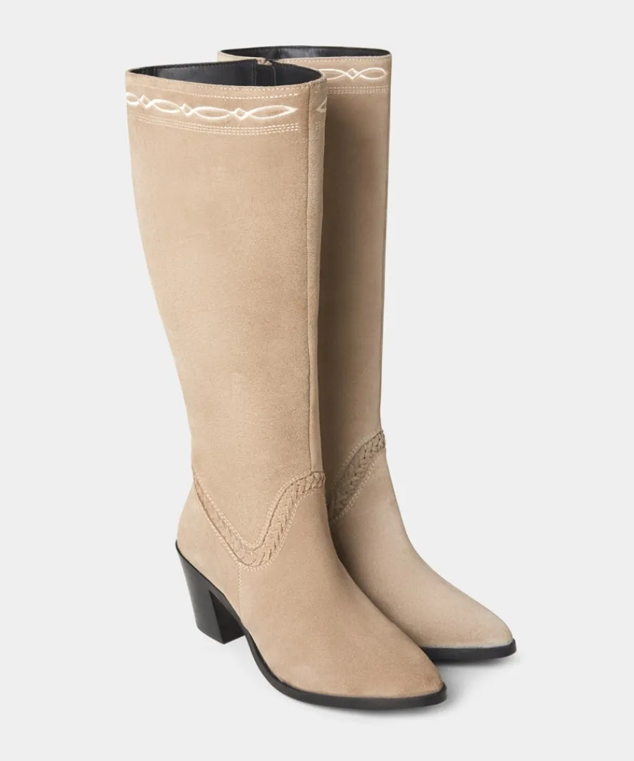 no_comparison_suede_boots_2.webp Joe Browns Boots & Shoes<No Comparison Suede Boots