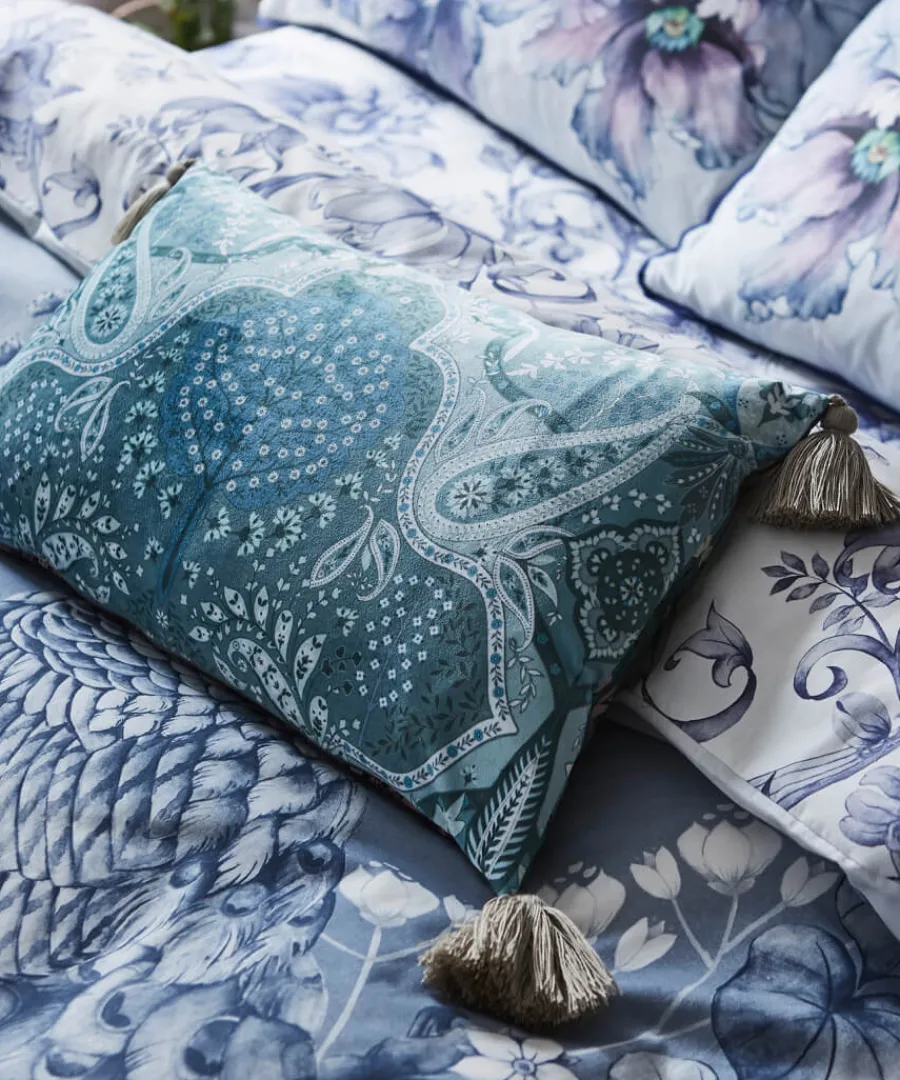 nostalgic_nouveau_paisley_reversible_cushion_3.webp Joe Browns Cosy This Christmas<Nostalgic Nouveau Paisley Reversible Cushion