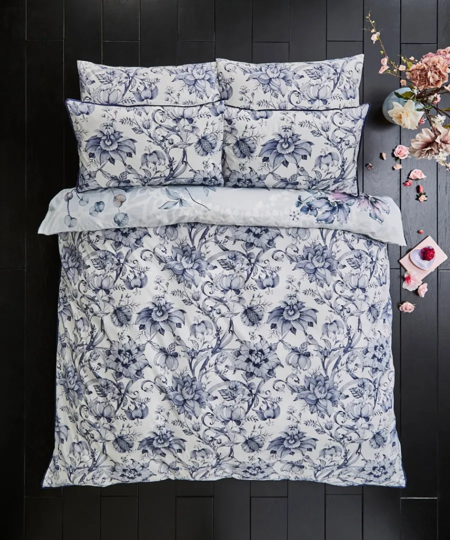 poised_peacocks_reversible_bed_set_1.webp Joe Browns Bedding<Poised Peacocks Reversible Bed Set