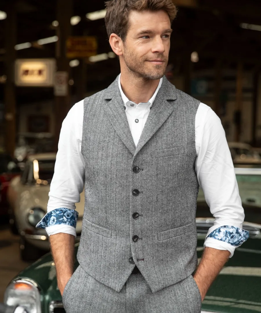 tailored_to_perfection_waistcoat_2.webp Joe Browns Coats & Jackets<Tailored To Perfection Waistcoat