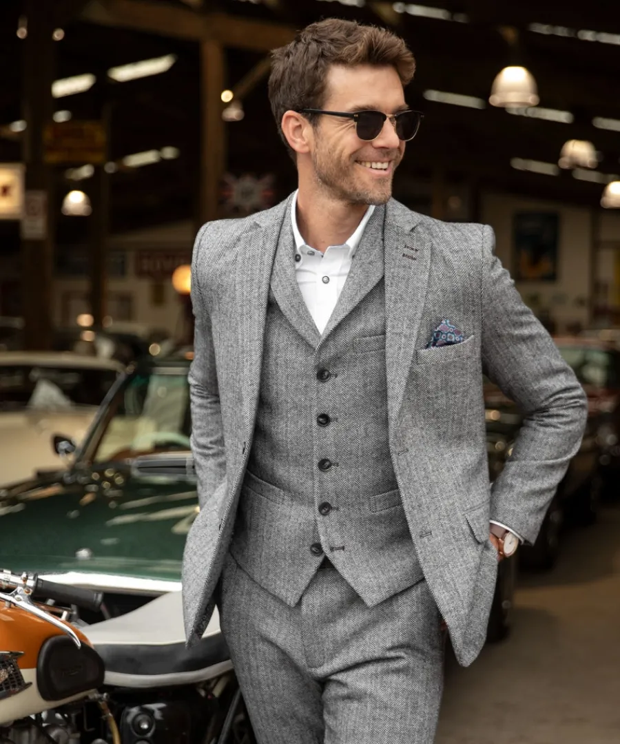 tailored_to_perfection_waistcoat_6.webp Joe Browns Coats & Jackets<Tailored To Perfection Waistcoat